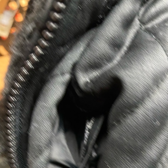 Ladies like new black faux fur with pockets inside and out - Picture 7 of 15